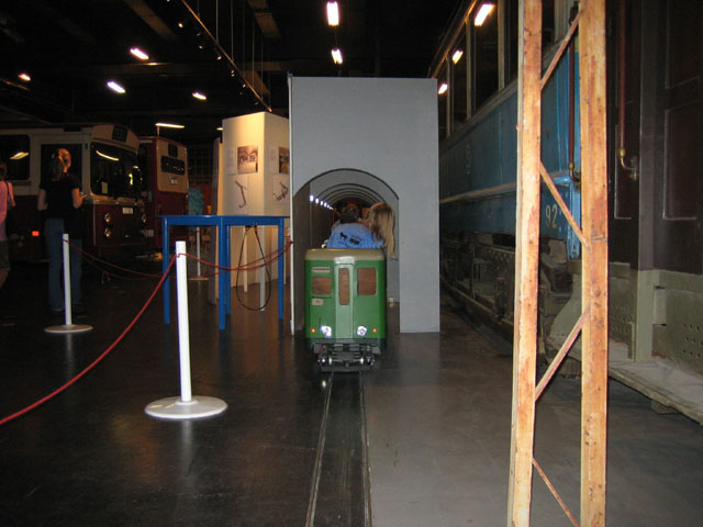 Tram (08)